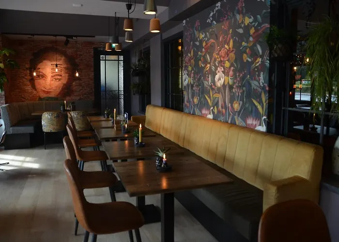 Отель Restaurant De Engel 3*